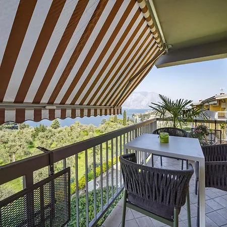- Via Panoramica 38 - - Pool & Amazing Lakeview Apartment